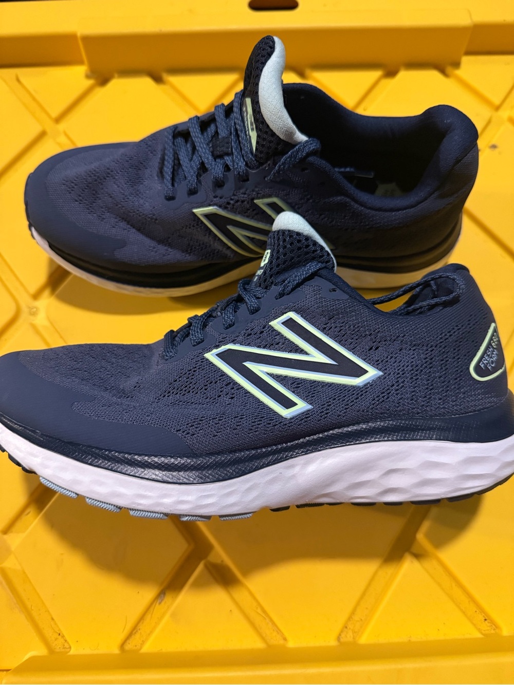 New Balance 680 Navy Blue and White Running Shoes